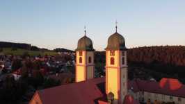 fotos_drohne/zv_St_Maergen-Kloster_Kirche_3.jpg